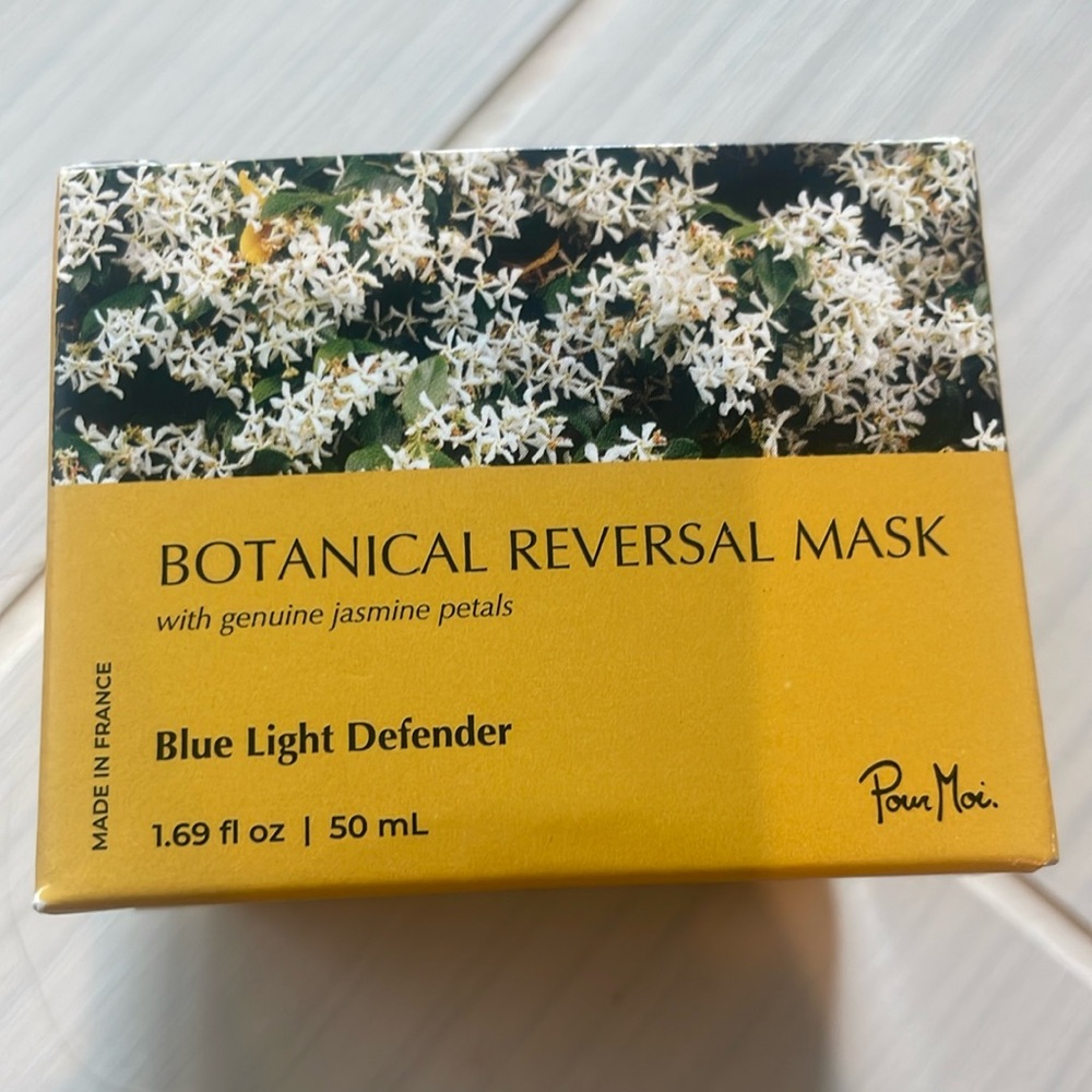 Pour Moi Blue Light Defender Mask